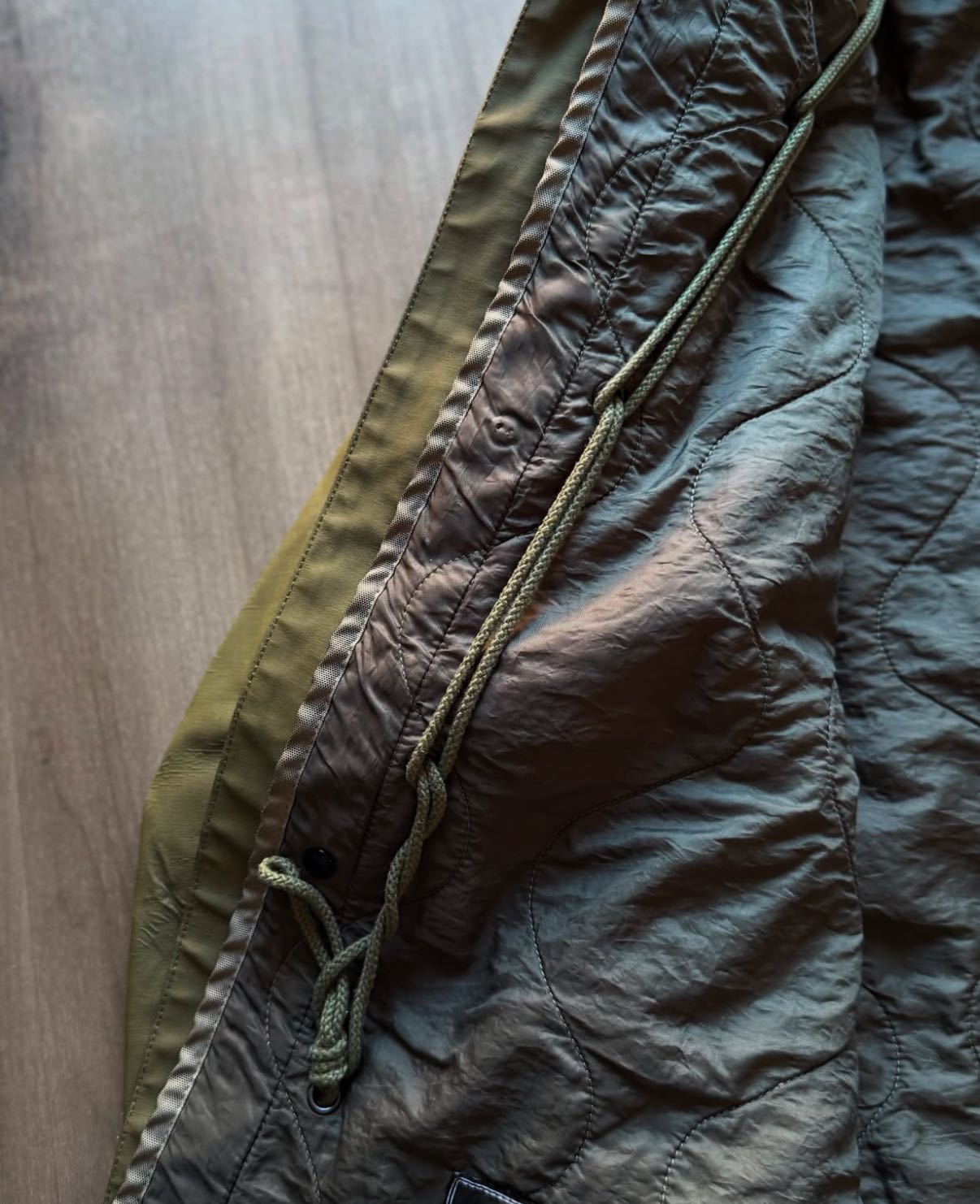 Antique Reflective Fishtail - 7