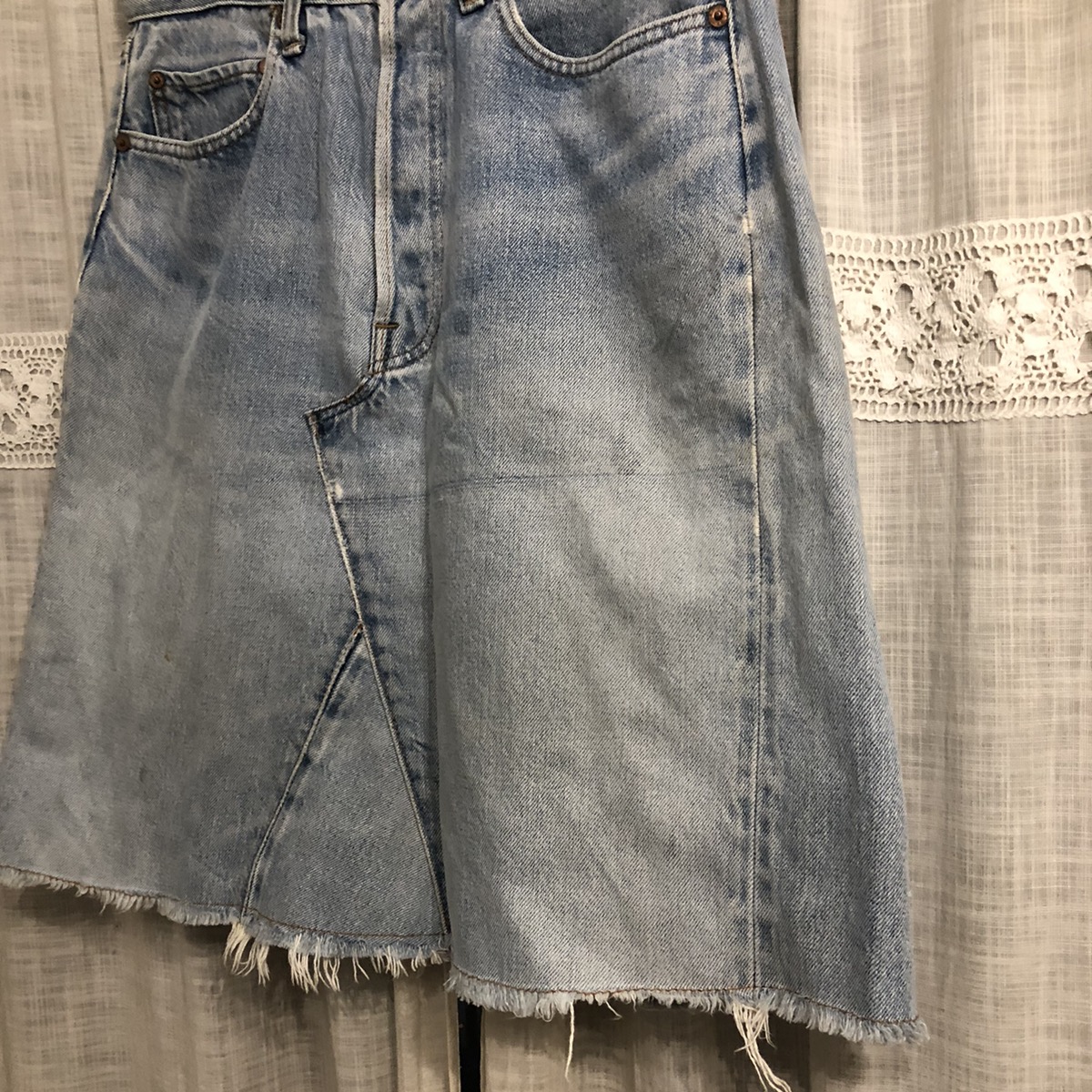 Single digit Vintage levi’s skirt - 3