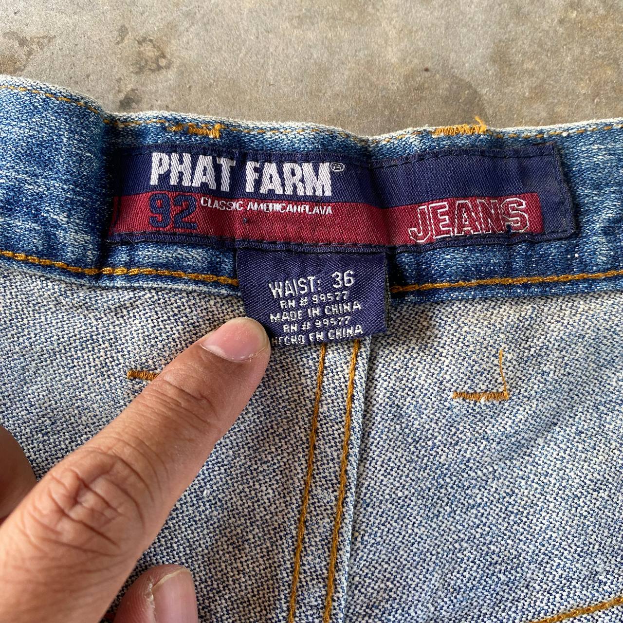 VINTAGE 1992 PHAT FARM LOOSE JEAN CLASSIC AMERICAN FLAVA PAINTED SPELL OUT W35X31/5 INCH - 7