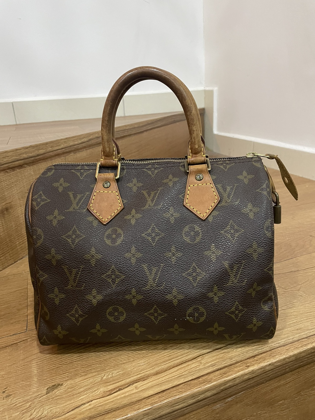 Authentic LOUIS VUITTON Speedy 25 - 1