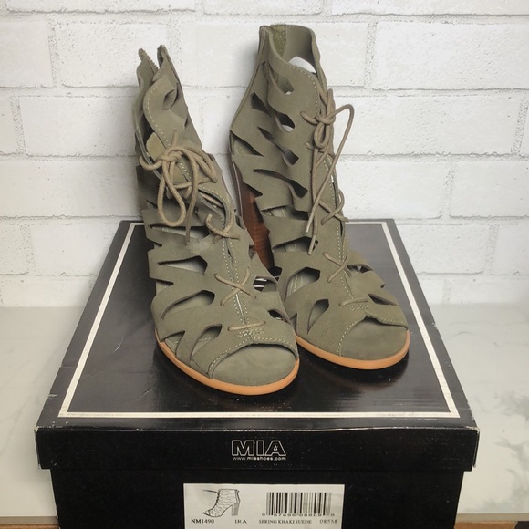 Mia Ira Olive Suede Lace-Up Gladiator Sandals - 5