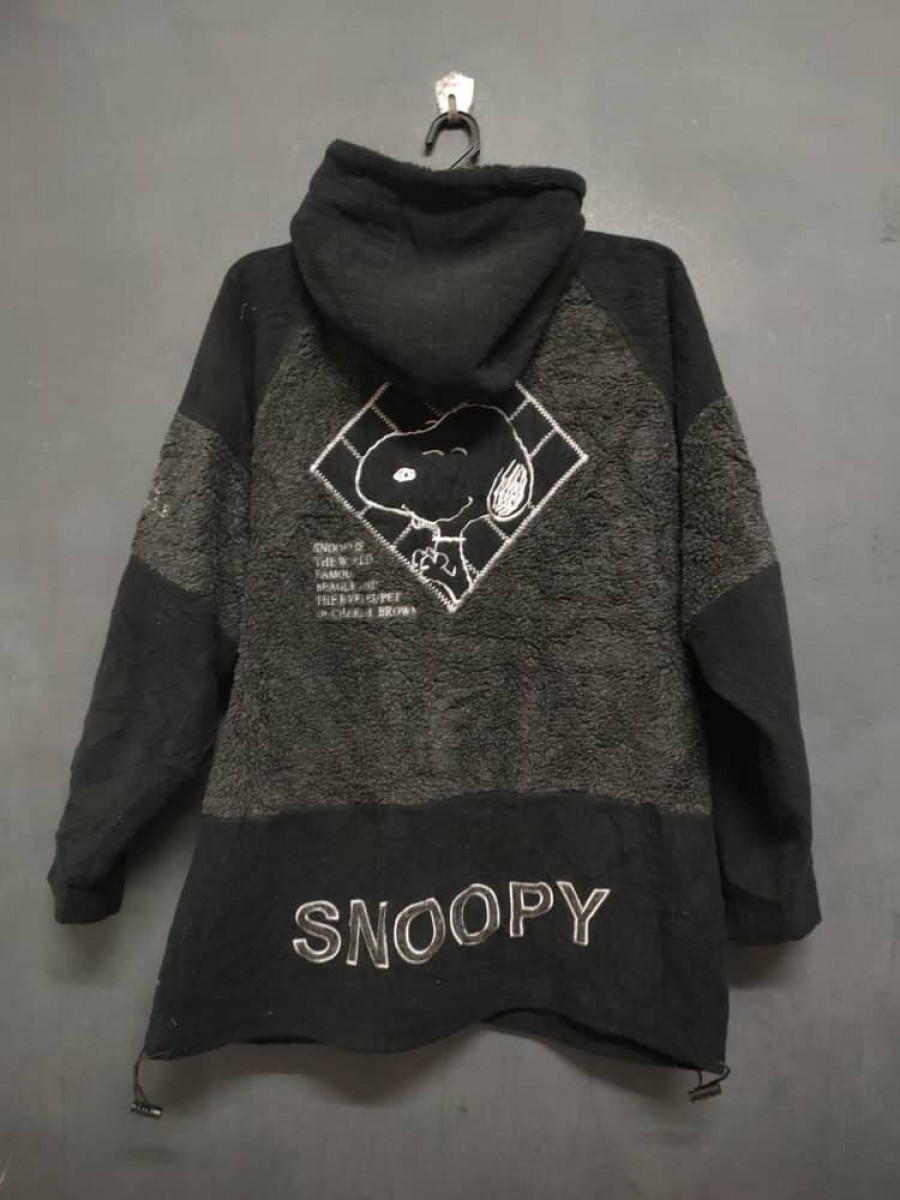 Peanuts - Vintage Snoopy Peanut Embroidered Fleece Hoodie - 1