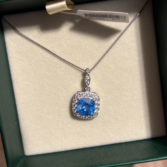 The Celtic Knot Freedom Diamond Pendant - Blue Necklace with Swarovski - 3