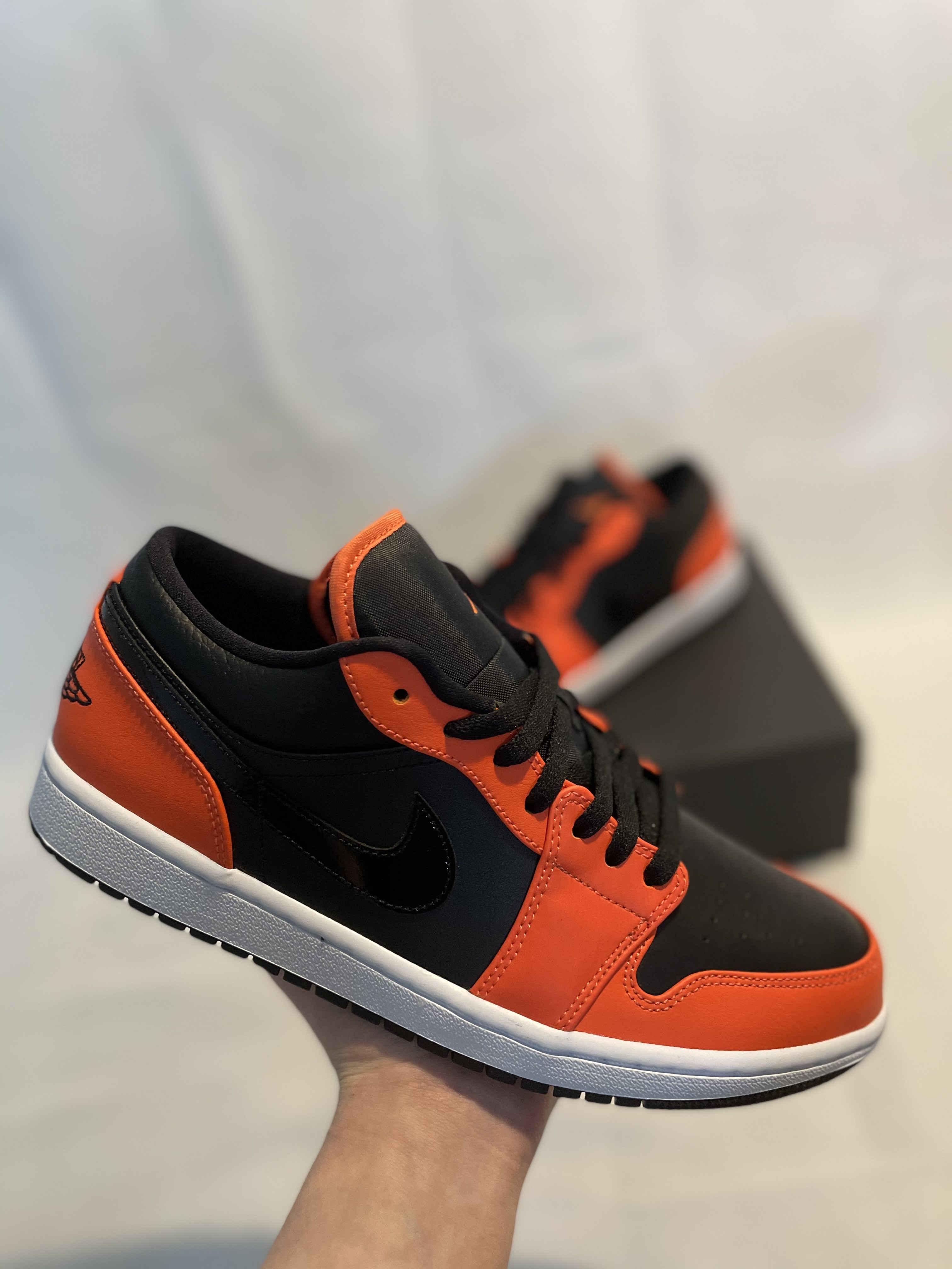 Jordan 1 low se ‘black orange turf’ - 2