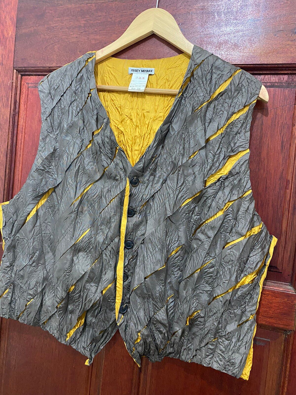 Issey Miyake Wrinkle Silk Design Vest (Waist Coat) - 6