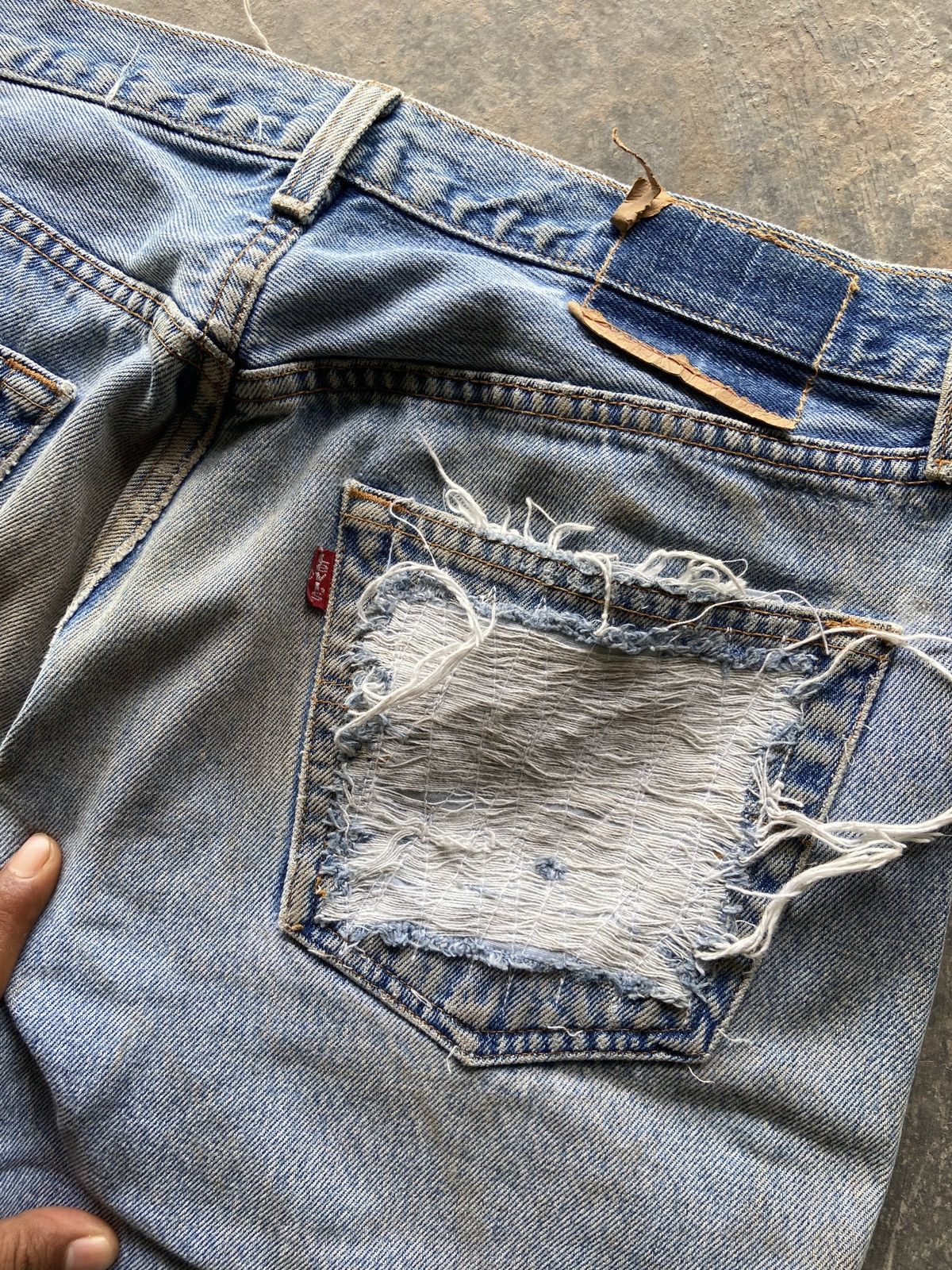 💥Vintage Distressed Levis Sample - 11