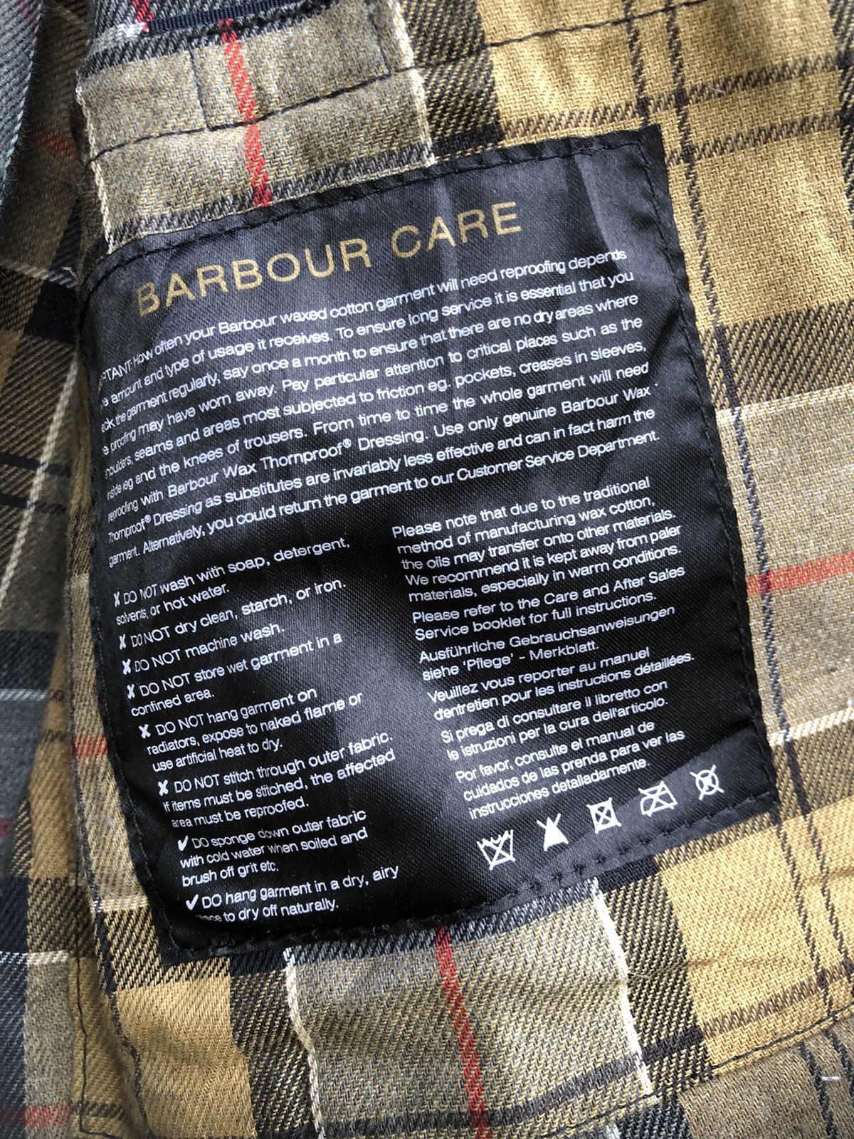 Iconic Barbour Bedale Waxed Jacket - 12