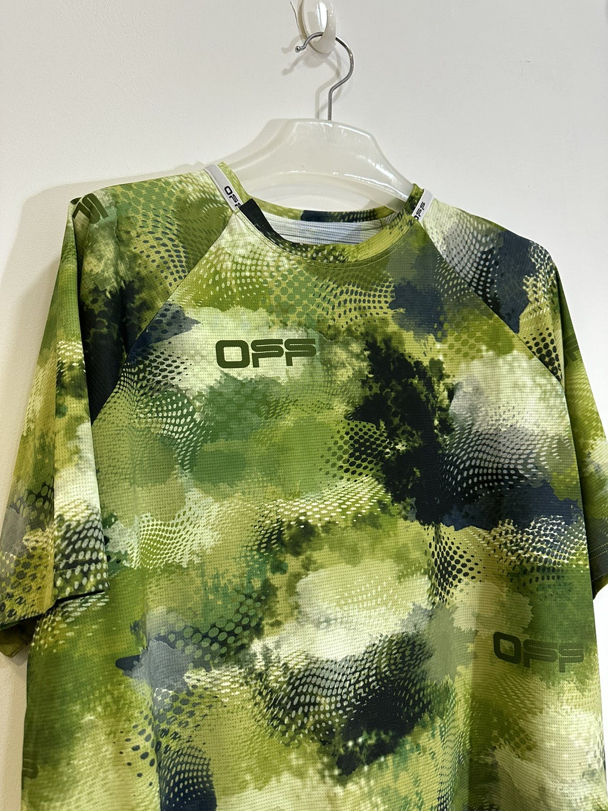 Off White Active Camo Print Jersey - 6