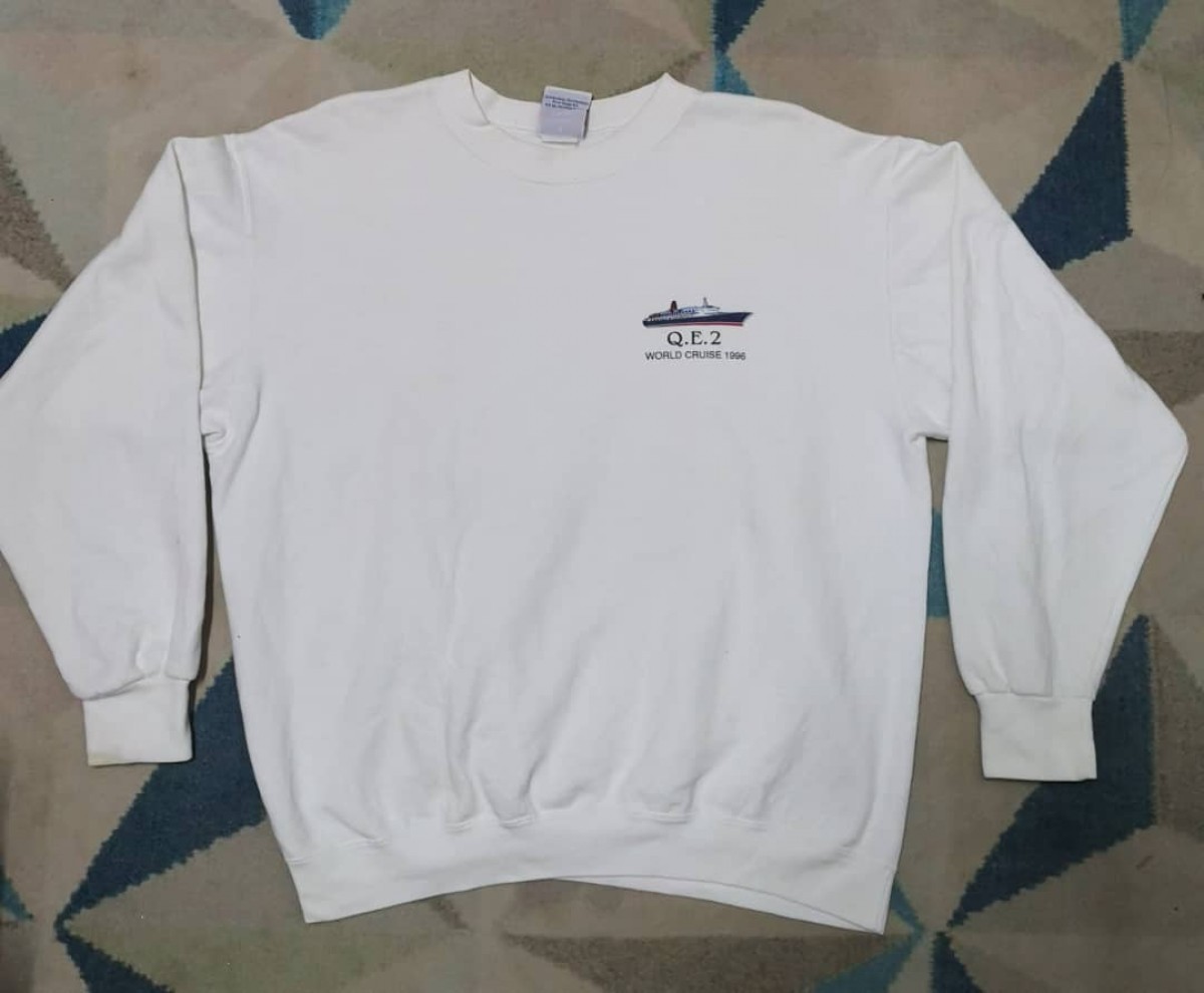 Hanes - Elizabeth 2 World Cruise Jumper - 3