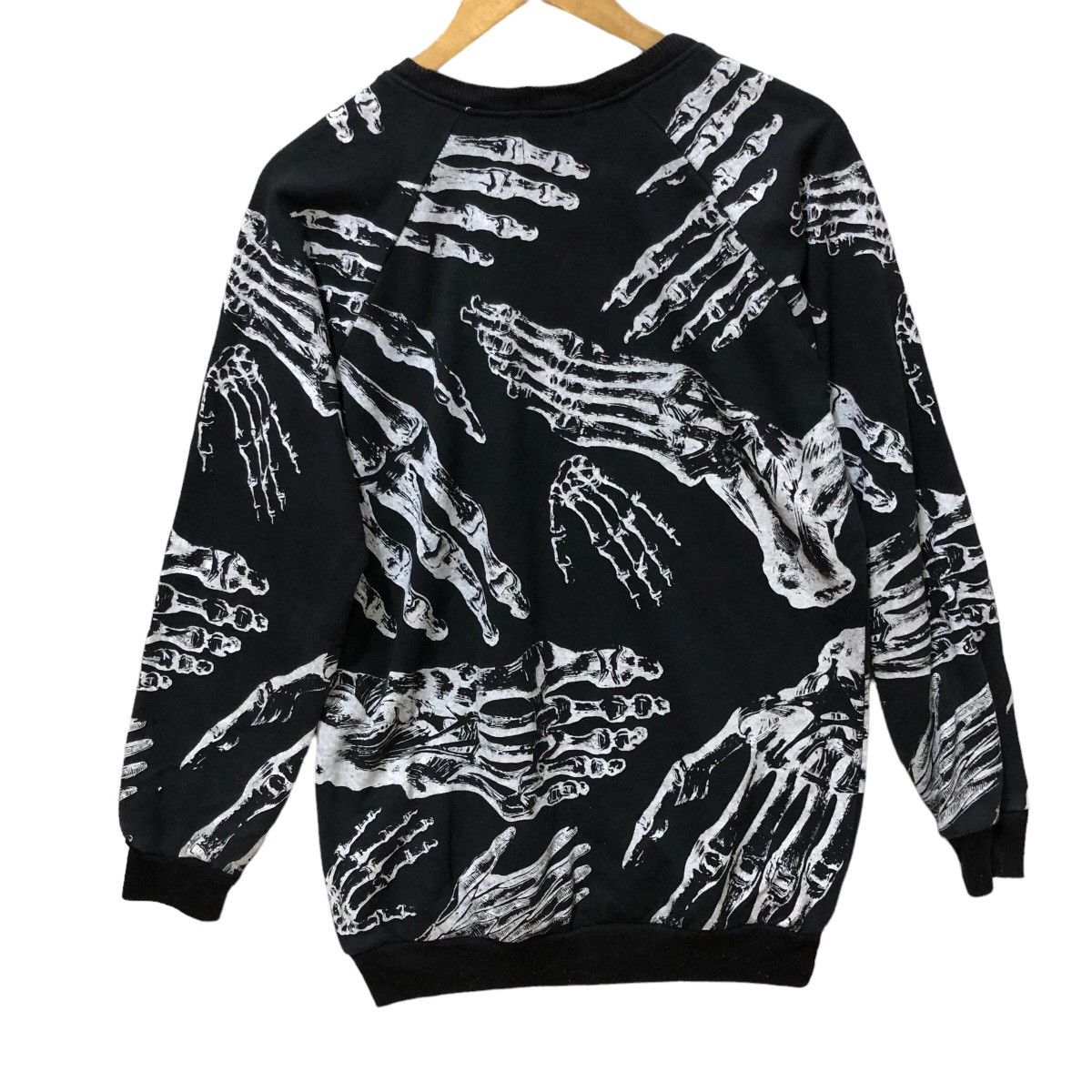 Japanese Brand - Drug honey skeleton finger fullprinted sweater - 2