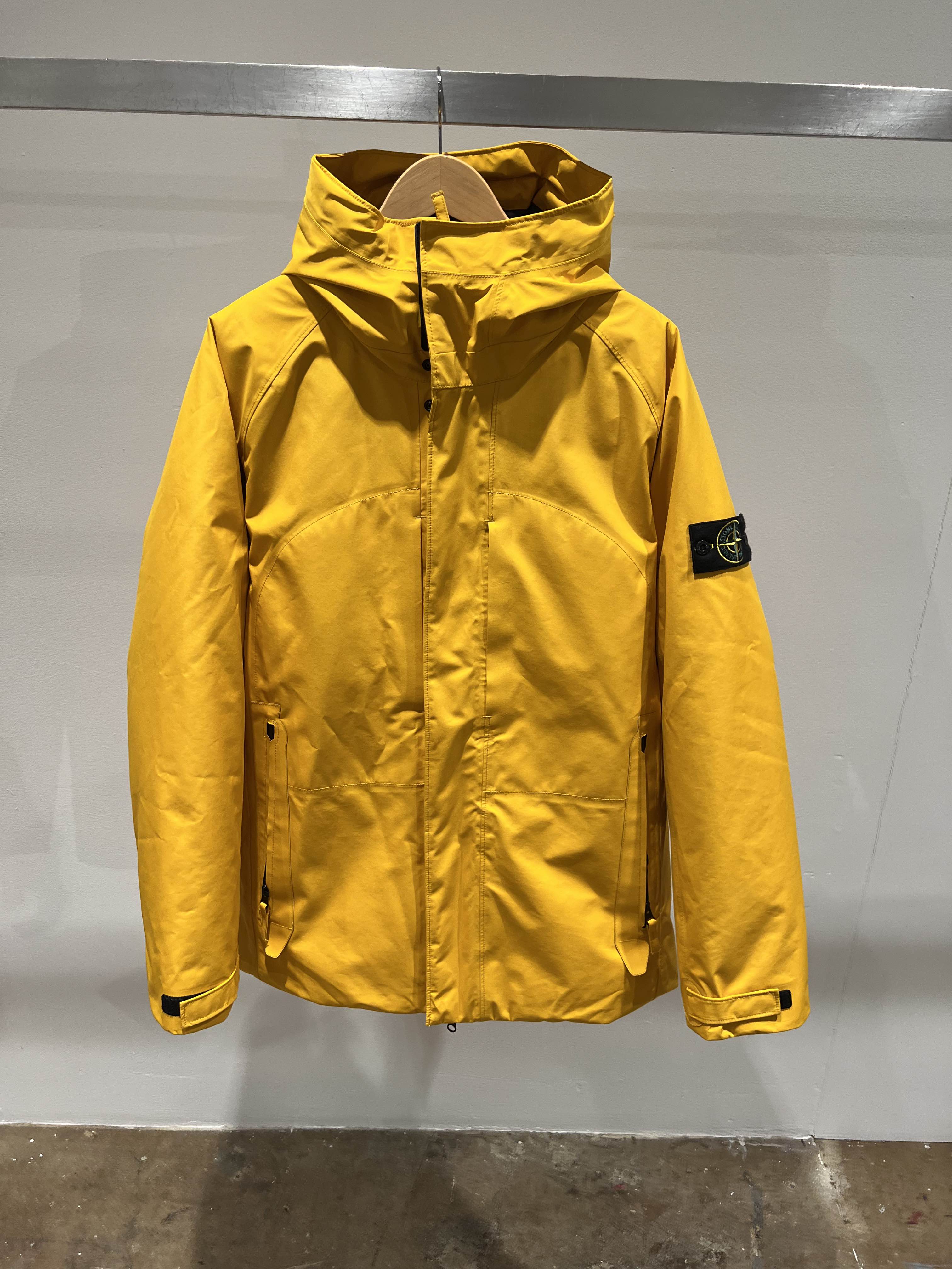 Stone Island 41926 3L Gore-Tex In Recycled Polyester Down Yellow - 1