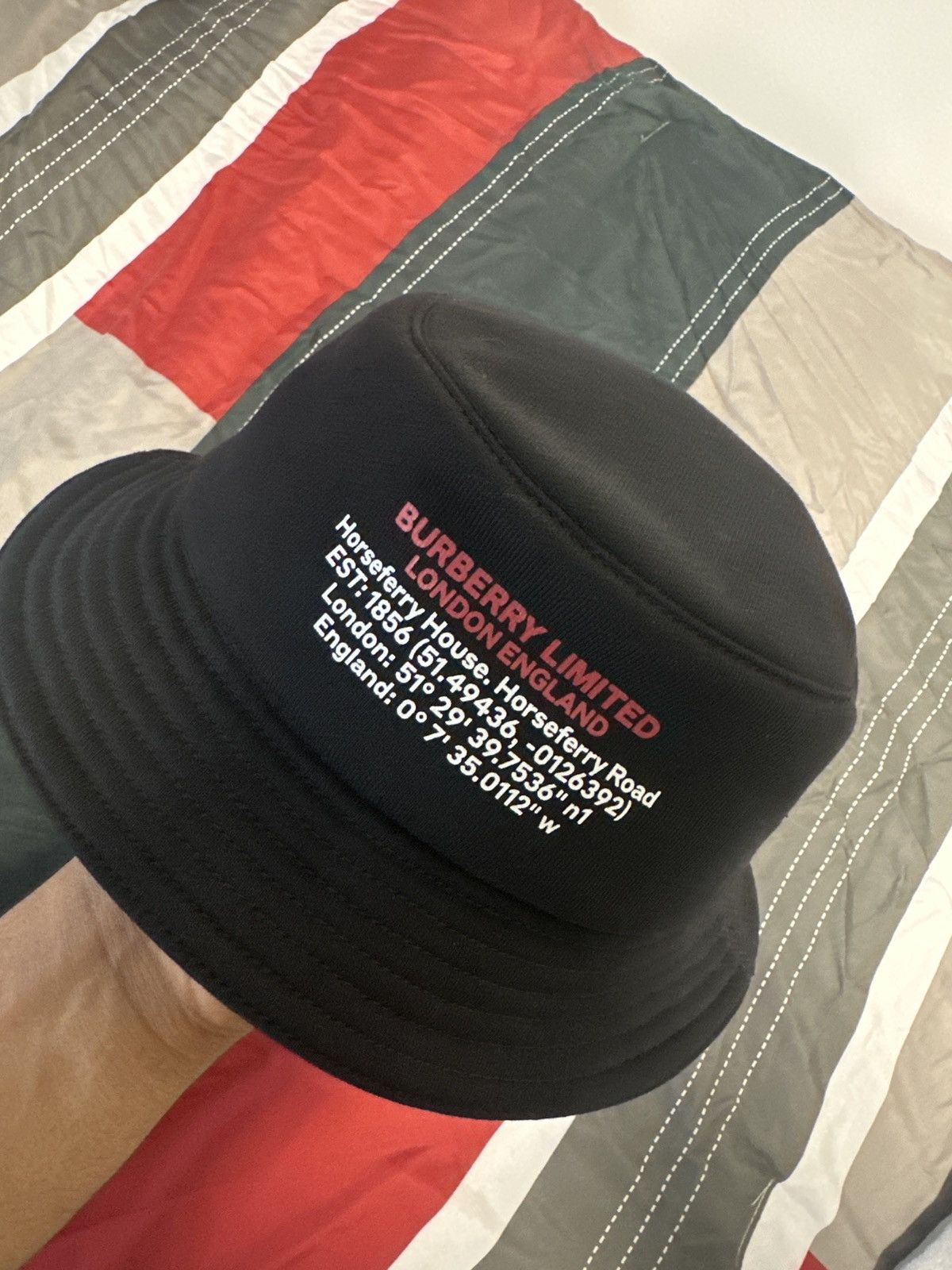 Burberry Limited edition bucket hat - 2