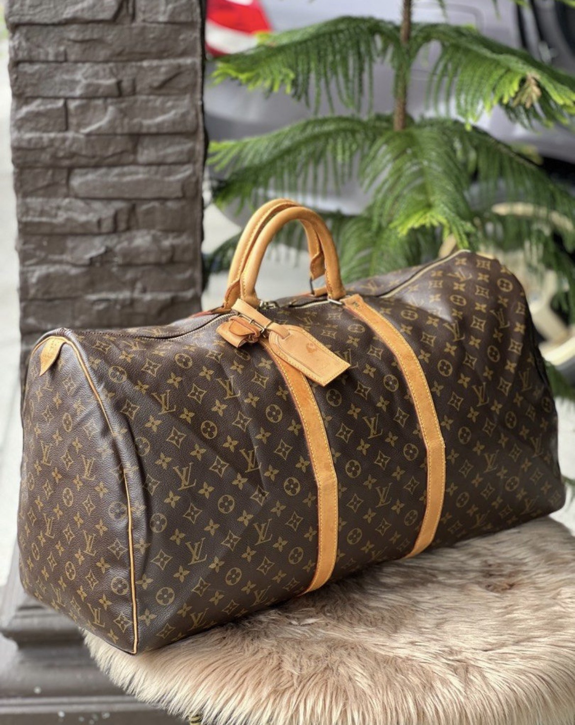 Authentic LOUIS VUITTON Keepall 60 - 1