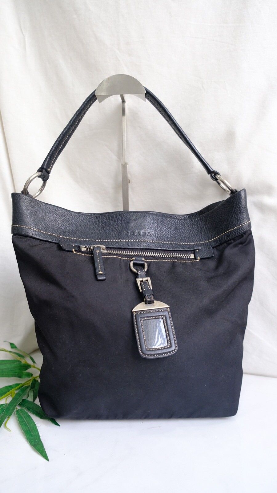 Authentic Prada black leather and nylon shoulder bag - 2