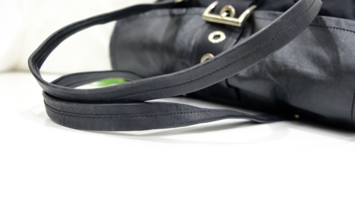Authentic Black Prada handbag leather and nylon - 7