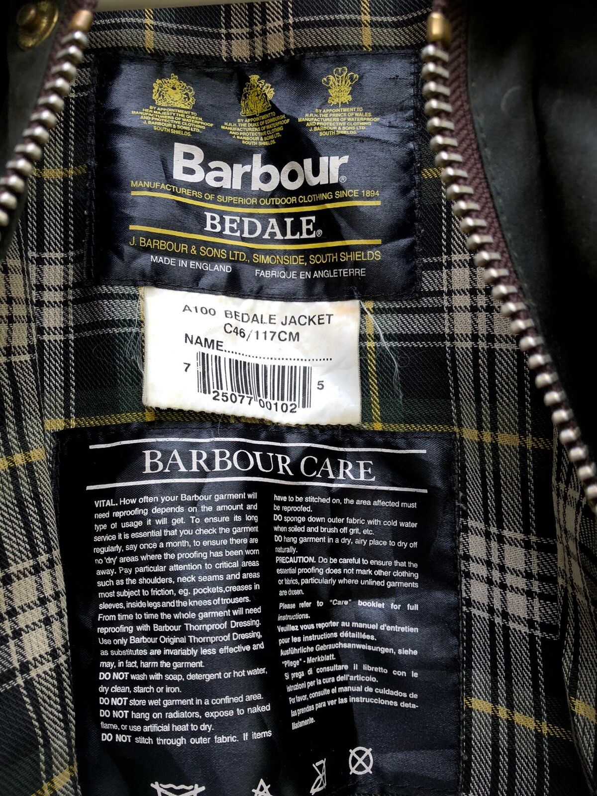 Distressed Barbour Bedale Olive Waxed Coat Size C46/117cm - 9