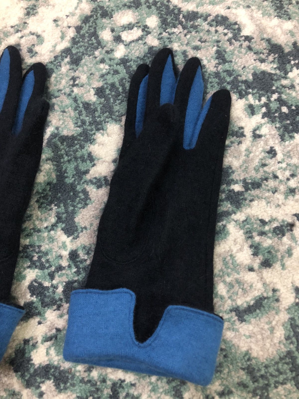 Givenchy Wool Gloves - 8