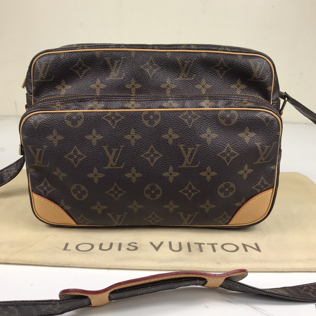 Louis Vuitton Nile MM Brown Monogram Unisex Crossbody Bag 