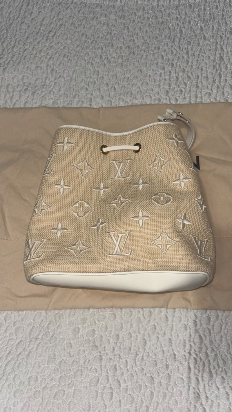 Louis Vuitton LV Neonoe Summer edition by the pool Beige - 1