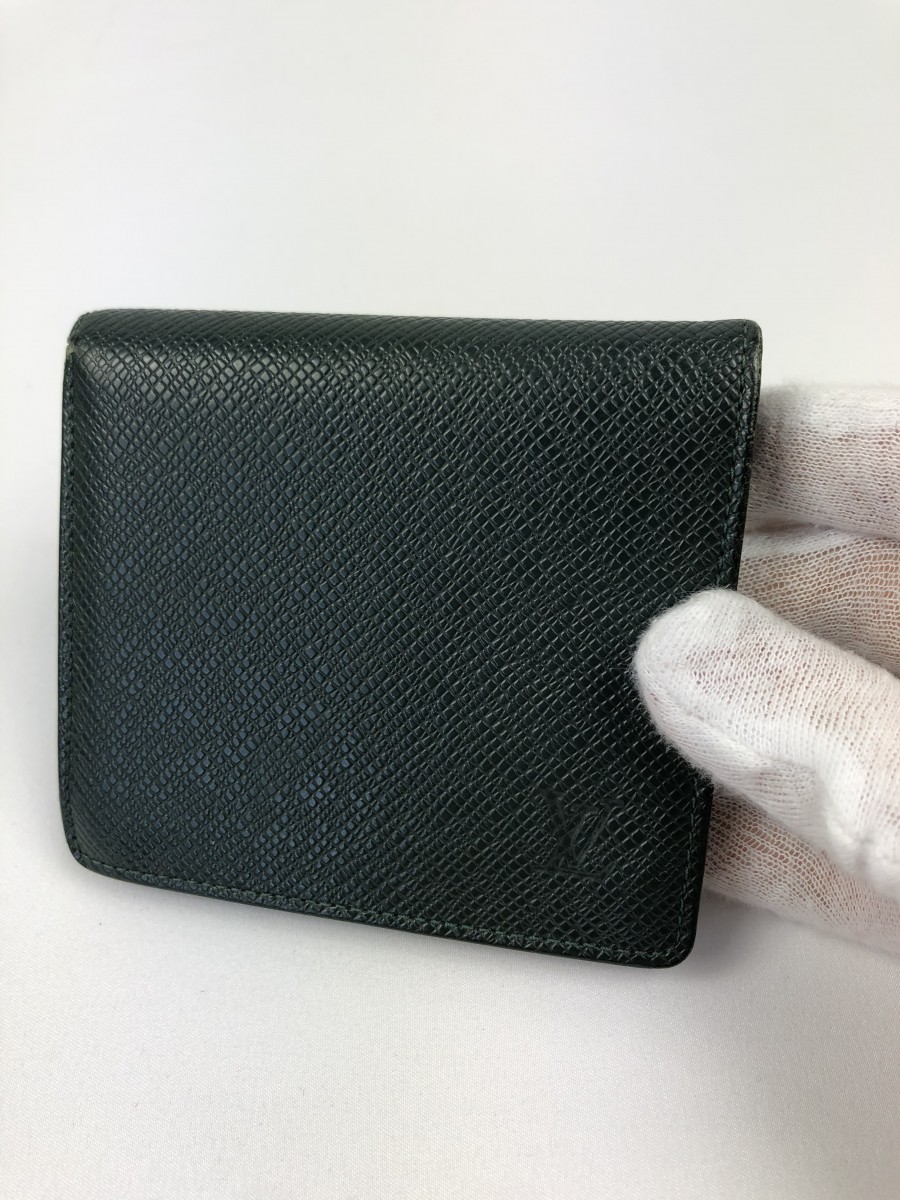 Louis Vuitton green taiga card holder - 1