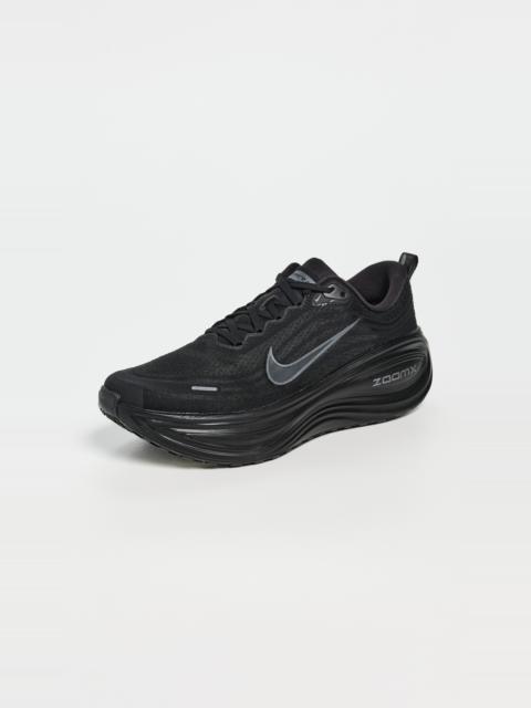 Nike Vomero Plus Sneakers