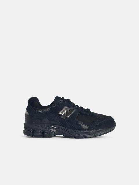 New Balance '2002R' BLACK MESH AND SUEDE SNEAKERS
