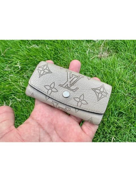 Louis Vuitton Authentic Louis Vuitton Mahina Leather 4 Key Holder