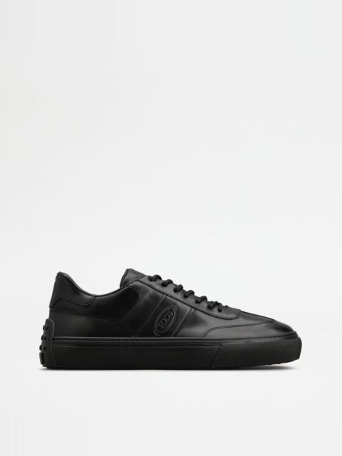 Tod's SNEAKERS IN LEATHER - BLACK