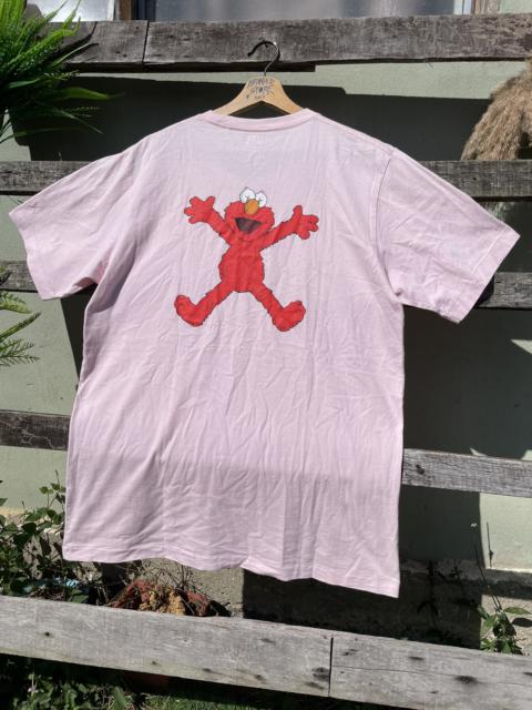 Other Designers Uniqlo - ⚡️Kaws x Sesame Street Uniqlo Big Logo Tee