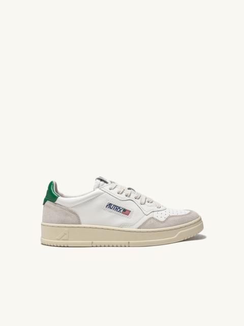 AUTRY MEDALIST LOW SNEAKERS IN WHITE AND AMAZON LEATHER AND BEIGE SUEDE