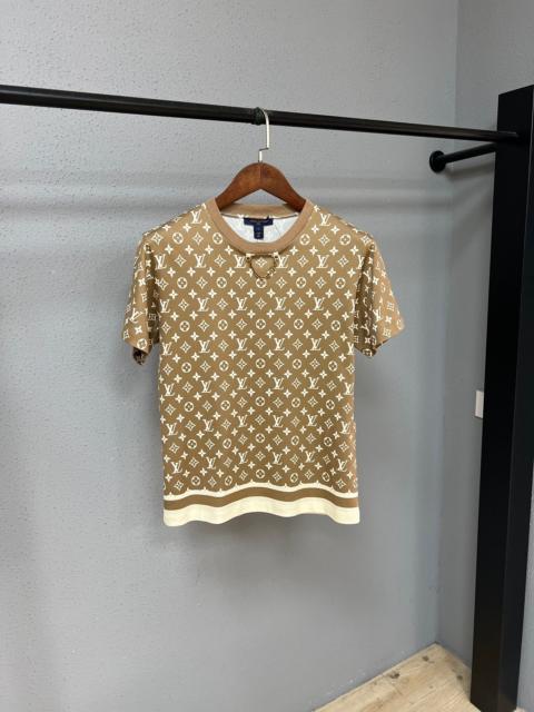 Louis Vuitton Louis Vuitton beige/milk tea color all-over print chain detail short-sleeved top