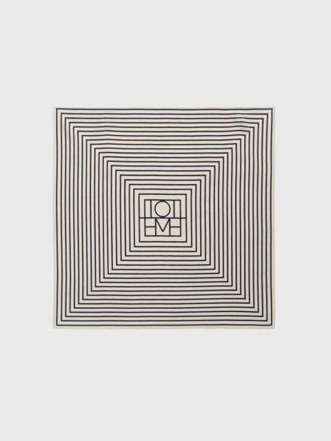 TOTEME Signature monogram silk scarf crème