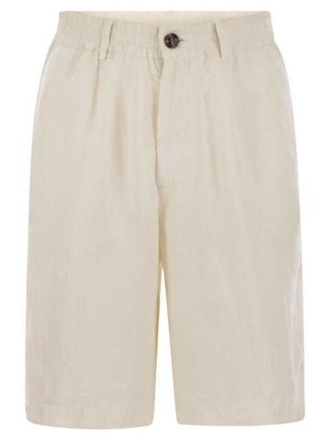Brunello Cucinelli Men Bermuda Shorts In Light Délavé Linen Canvas