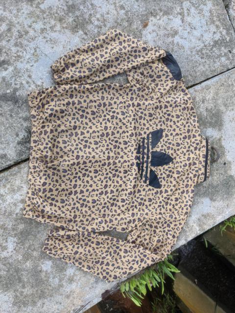 adidas STEALS 🔥 Adidas Leopard Big logo Like Jeremy Scoot Style