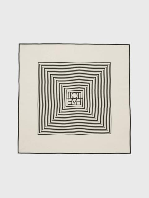 TOTEME Centered monogram silk scarf crème