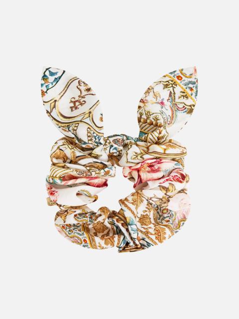 CAMILLA SCRUNCHIE WITH TIE AND CHARM