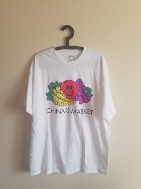 Other Designers Chinatown Market - FRUIT OF THE LOOM TEE