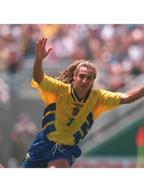adidas VTG 90s Adidas Sweden World Cup jersey 🇸🇪⚽
