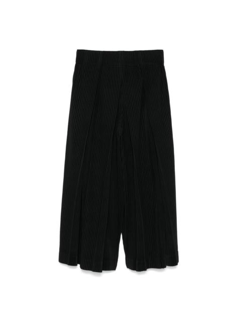 ISSEY MIYAKE TUCKED PANTS - BLACK