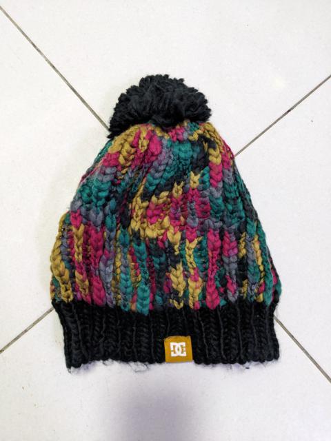 Other Designers Dc Shoes Abstract Design Multicolor Acrylic Beanie Hat