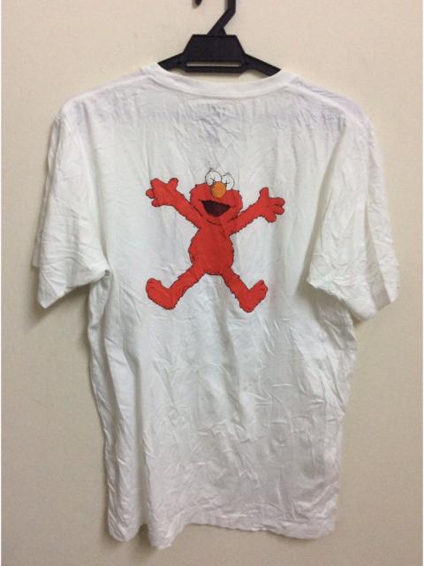 Other Designers Japanese Brand × Kaws - KAWS & SESAME STREET COLLABORATION NICE DESIGN SHIRT