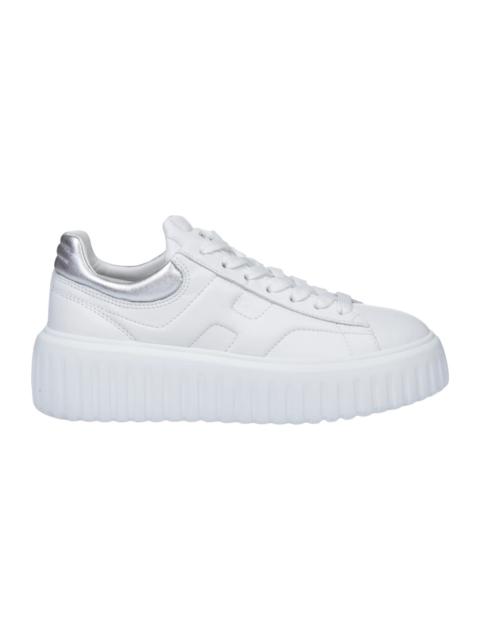 WHITE SNEAKERS WITH SILVER DETAILS