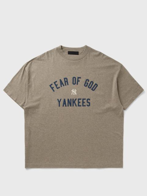 ESSENTIALS YANKEES 90'S FIT TEE