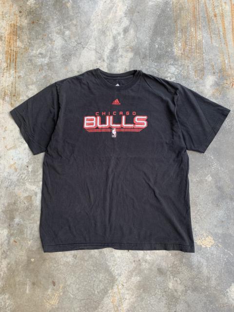 adidas Vintage 2000s Faded Adidas Chicago Bulls Oversize Tshirt