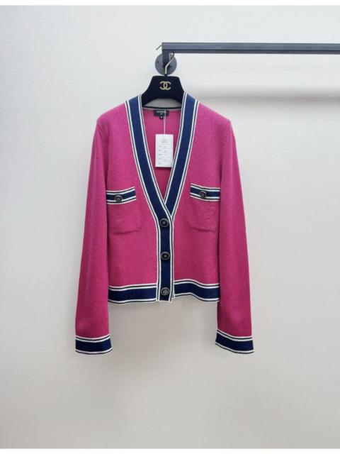 CHANEL Chanel 2020 Cruise Collection pink and navy cashmere cardigan