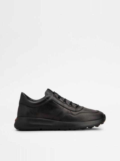 Tod's RED DOT SNEAKERS IN LEATHER - BLACK