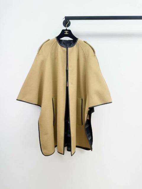 Burberry Burberry Poncho in beige