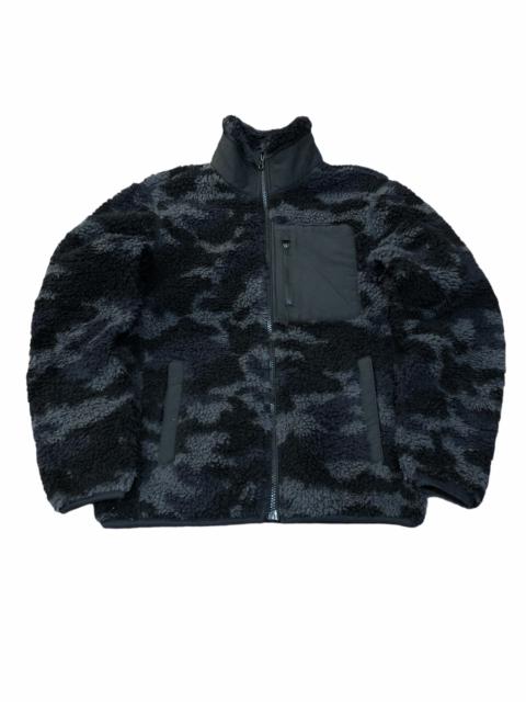 Other Designers Uniqlo - Uniqlo Camo Deep Pile Sherpa Zipper Jacket
