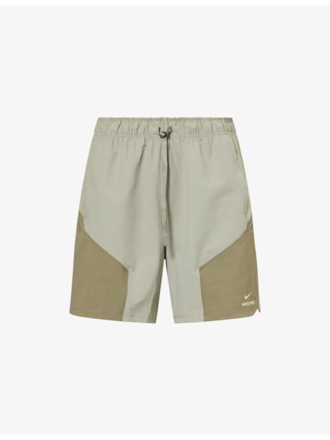 Nike Standard Fit 6''Length Drawstring Woven Shorts