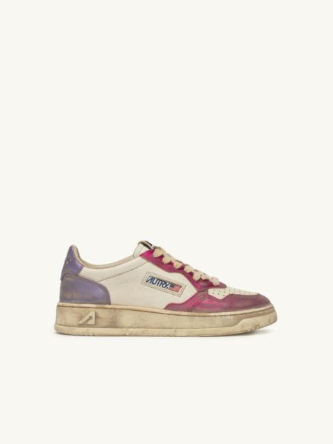 AUTRY MEDALIST LOW SNEAKERS SUPER VINTAGE IN WHITE FUCHSIA AND VIOLET LEATHER